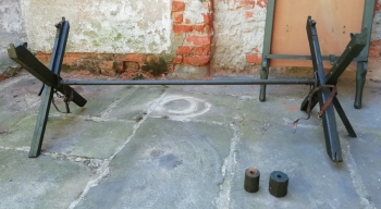 Francouzský skládací podstavec pod nosítka M1892
